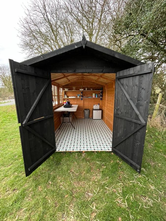 1 Glamping Tent With Kitchen & Electric On Small Family Campsite, No Bedding Supplied Narberth Eksteriør billede